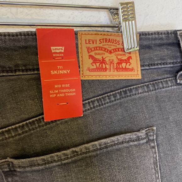 Levi’s 711 Skinny Gray Denim Jean w/Bleach Splatter Mid Rise Slim Fit NWT Sz18WM - Picture 6 of 14